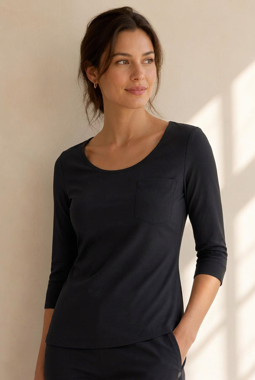 Clover women's Scoop Neck in Black